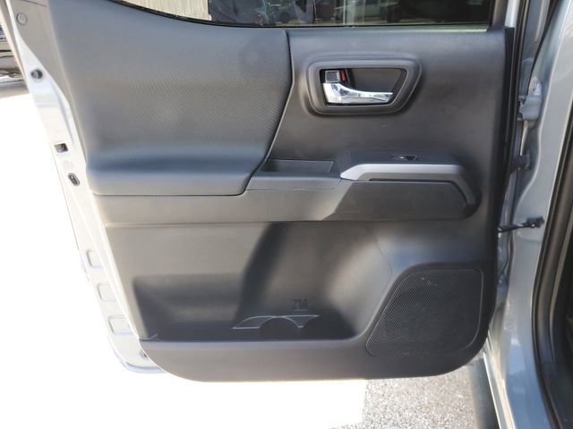 Used 2021 Toyota Tacoma TRD Sport w/ Technology Package image 13