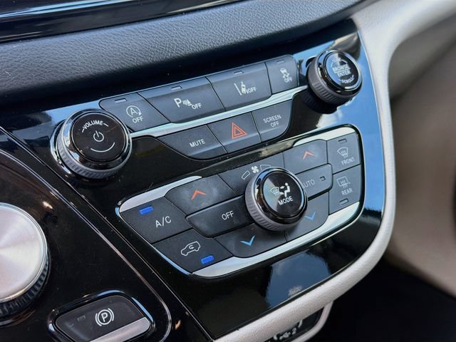 Used 2021 Chrysler Pacifica Touring-L FWD image 15