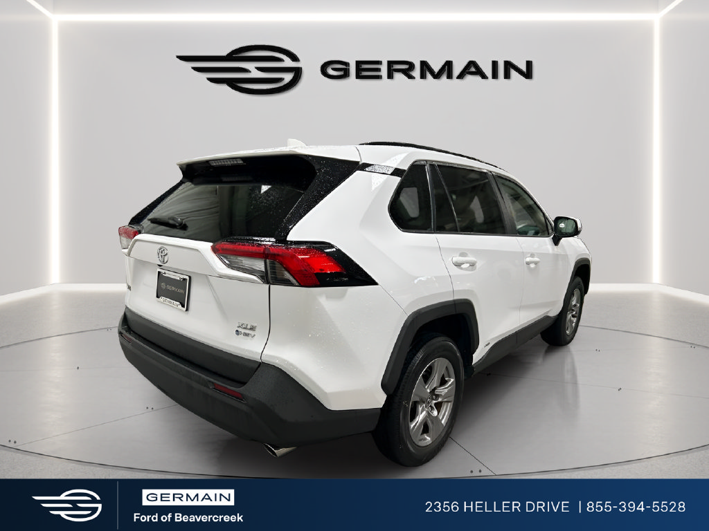 Used 2025 Toyota RAV4 XLE AWD/4WD image 8