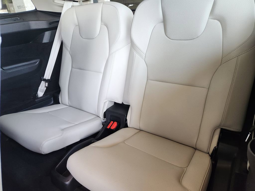 Used 2024 Volvo XC90 B6 Plus w/ Protection Package Premier AWD/4WD image 32