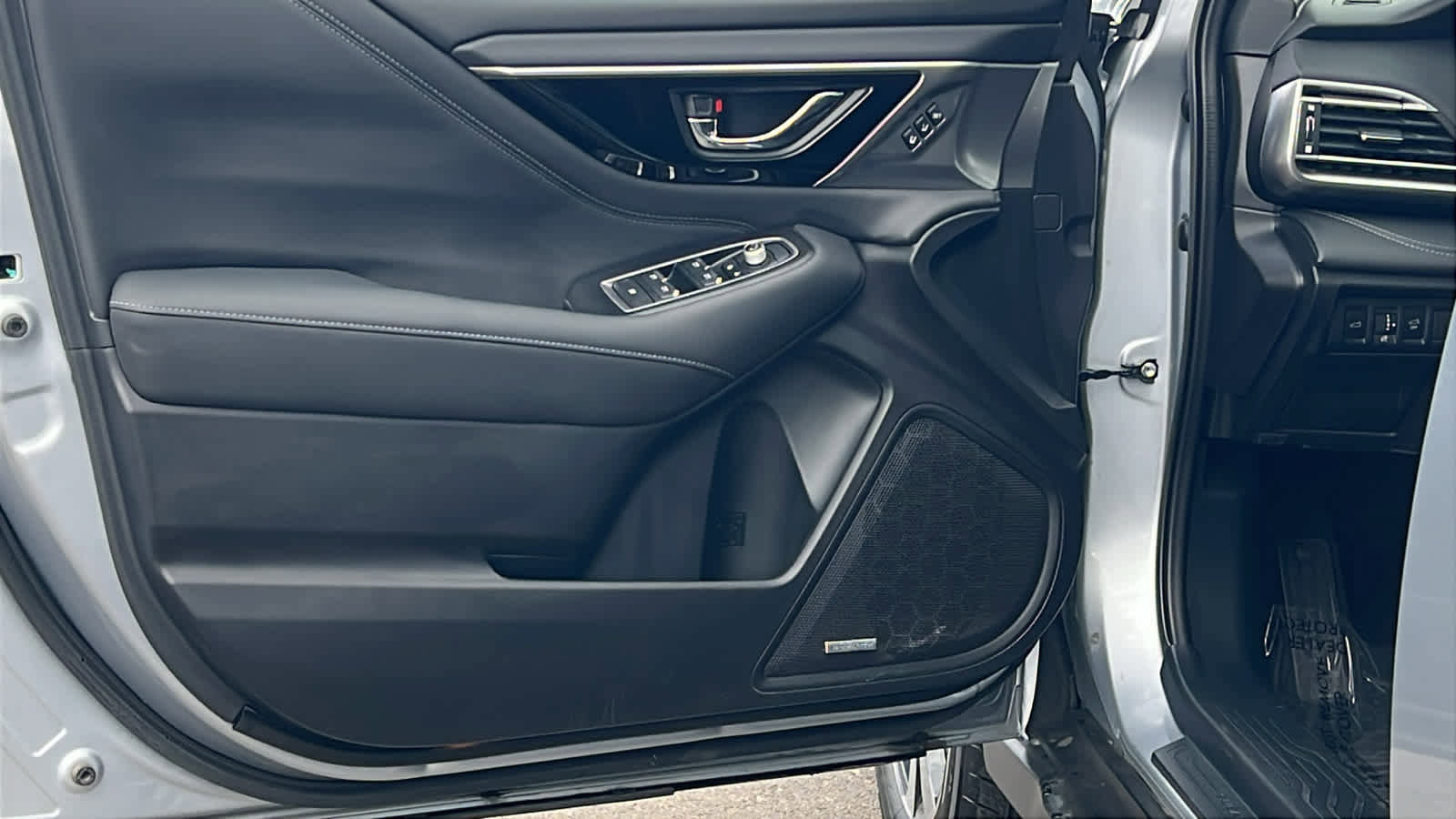 Used 2022 Subaru Outback Limited image 23