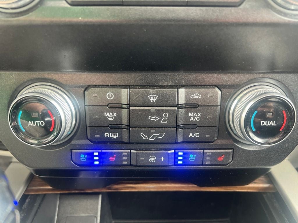 Used 2019 Ford F150 Lariat w/ Equipment Group 502A Luxury AWD/4WD image 32