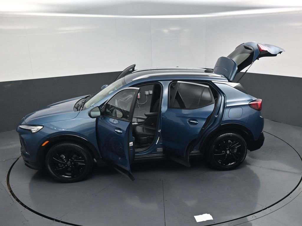 Used 2024 Buick Encore GX Sport Touring FWD image 26