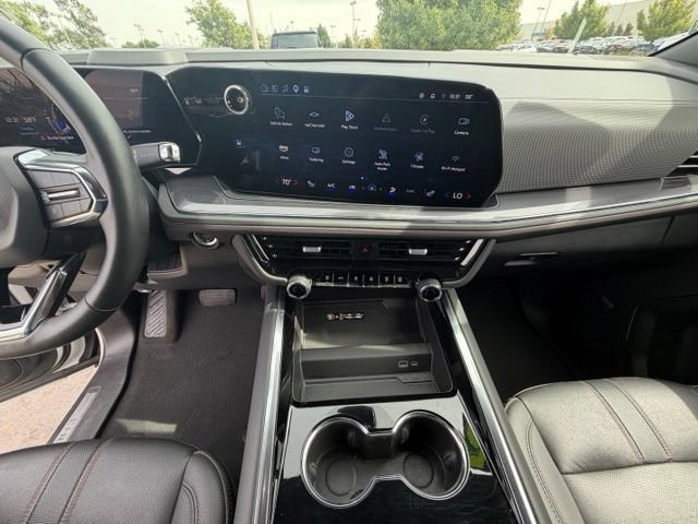 Used 2025 Chevrolet Suburban RST w/ Comfort Package AWD/4WD image 26