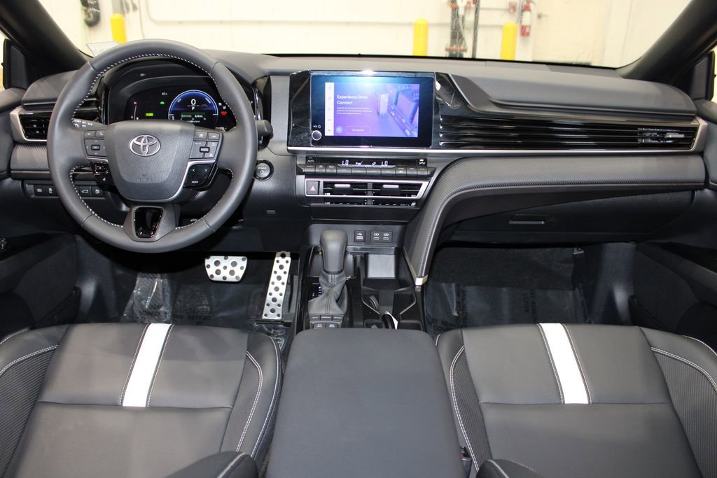Used 2025 Toyota Camry SE image 27