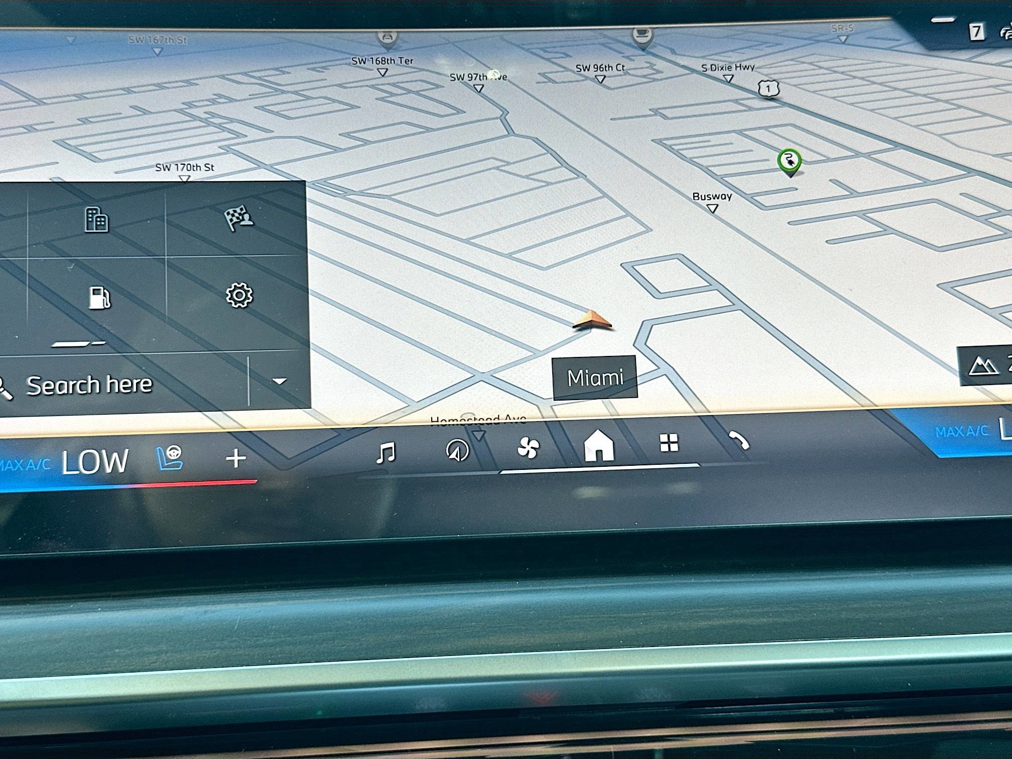 New 2026 BMW 750e xDrive image 10