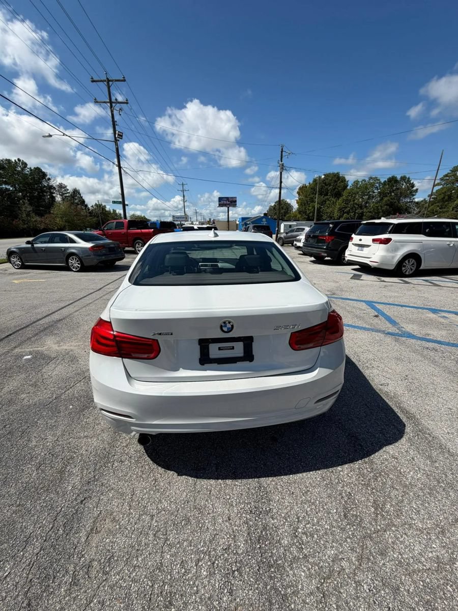 Used 2018 BMW 320i xDrive Sedan w/ Convenience Package AWD/4WD image 6