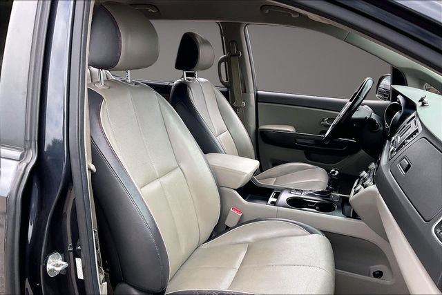 Used 2017 Kia Sedona LX w/ LX Essentials Premium Package FWD image 7