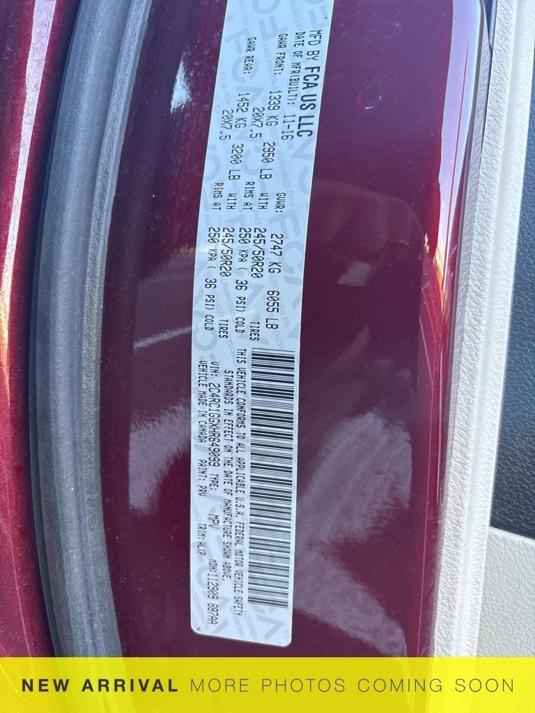 Used 2017 Chrysler Pacifica Limited w/ Advanced Safetytec Group FWD image 11