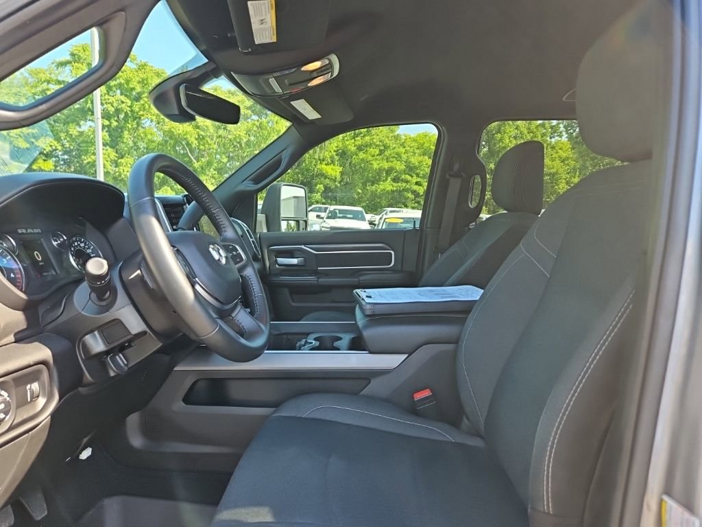 Used 2024 RAM 3500 Big Horn w/ Sport Appearance Package AWD/4WD image 16