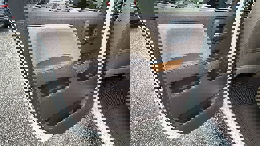 Used 2018 Chevrolet Silverado 1500 LTZ w/ Sport Package image 20