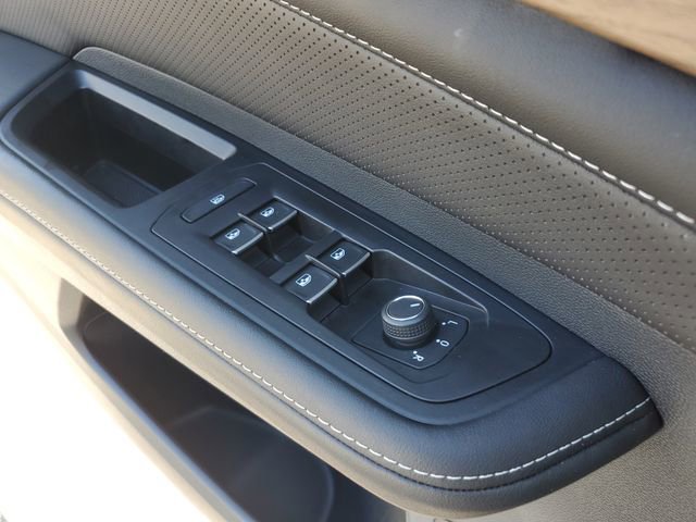 Certified 2025 Volkswagen Atlas SE w/ Panoramic Sunroof Package FWD image 30