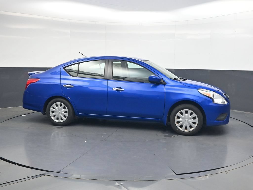 Used 2015 Nissan Versa SV FWD image 4
