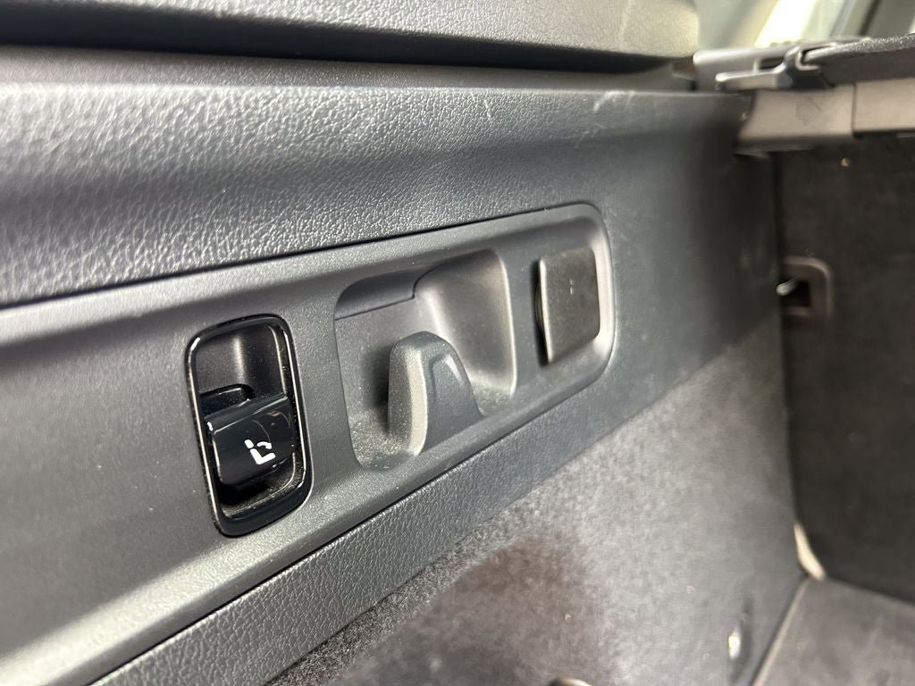 Used 2024 Mercedes-Benz GLC 300 4MATIC image 19