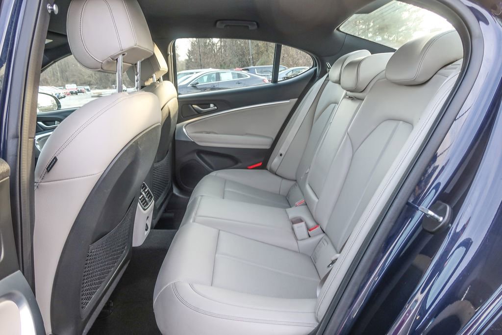 Used 2023 Genesis G70 2.0T image 22