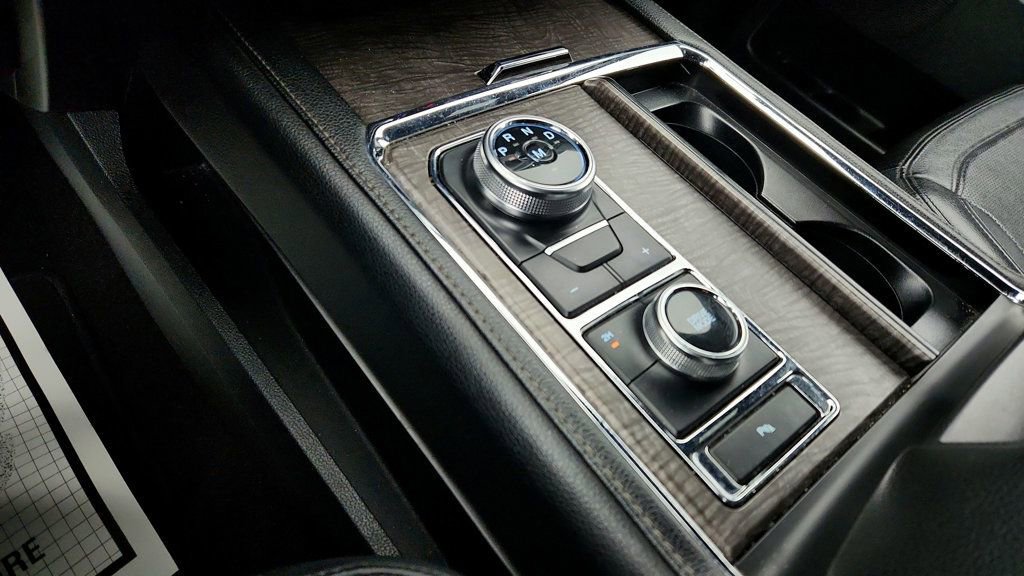 Used 2020 Ford Expedition Limited image 17