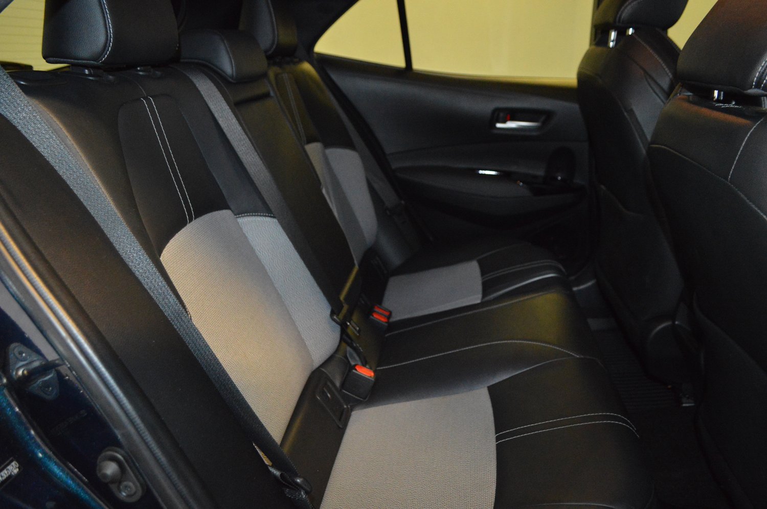 Used 2019 Toyota Corolla XSE FWD image 12