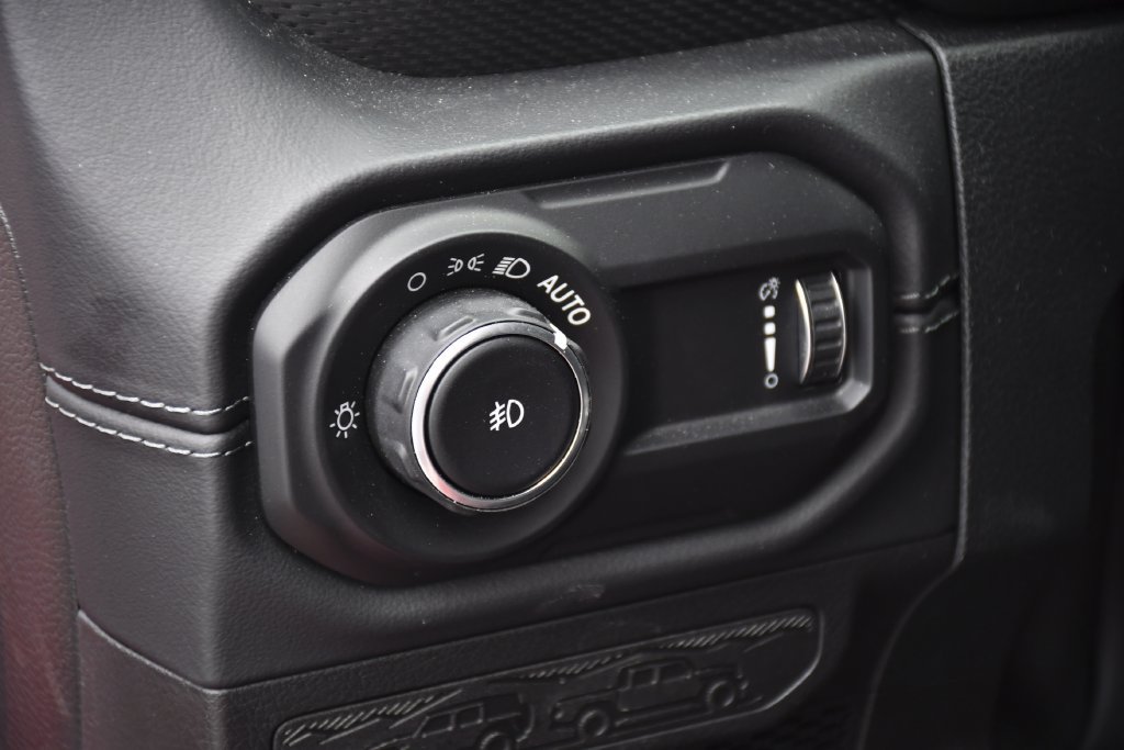 Certified 2026 Jeep Wrangler Unlimited Rubicon AWD/4WD image 19