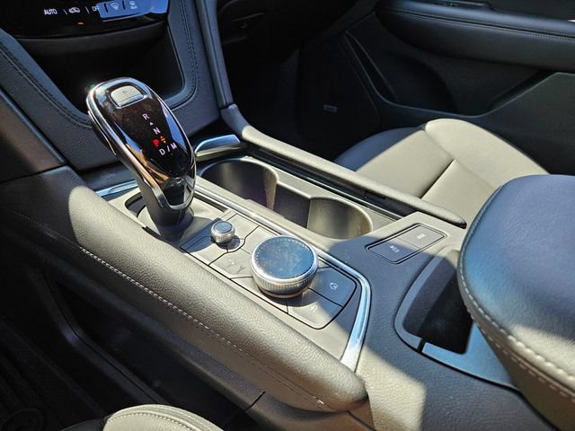 Used 2025 Cadillac XT6 Luxury FWD image 24