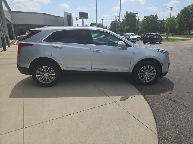 Used 2019 Cadillac XT5 Luxury FWD image 2