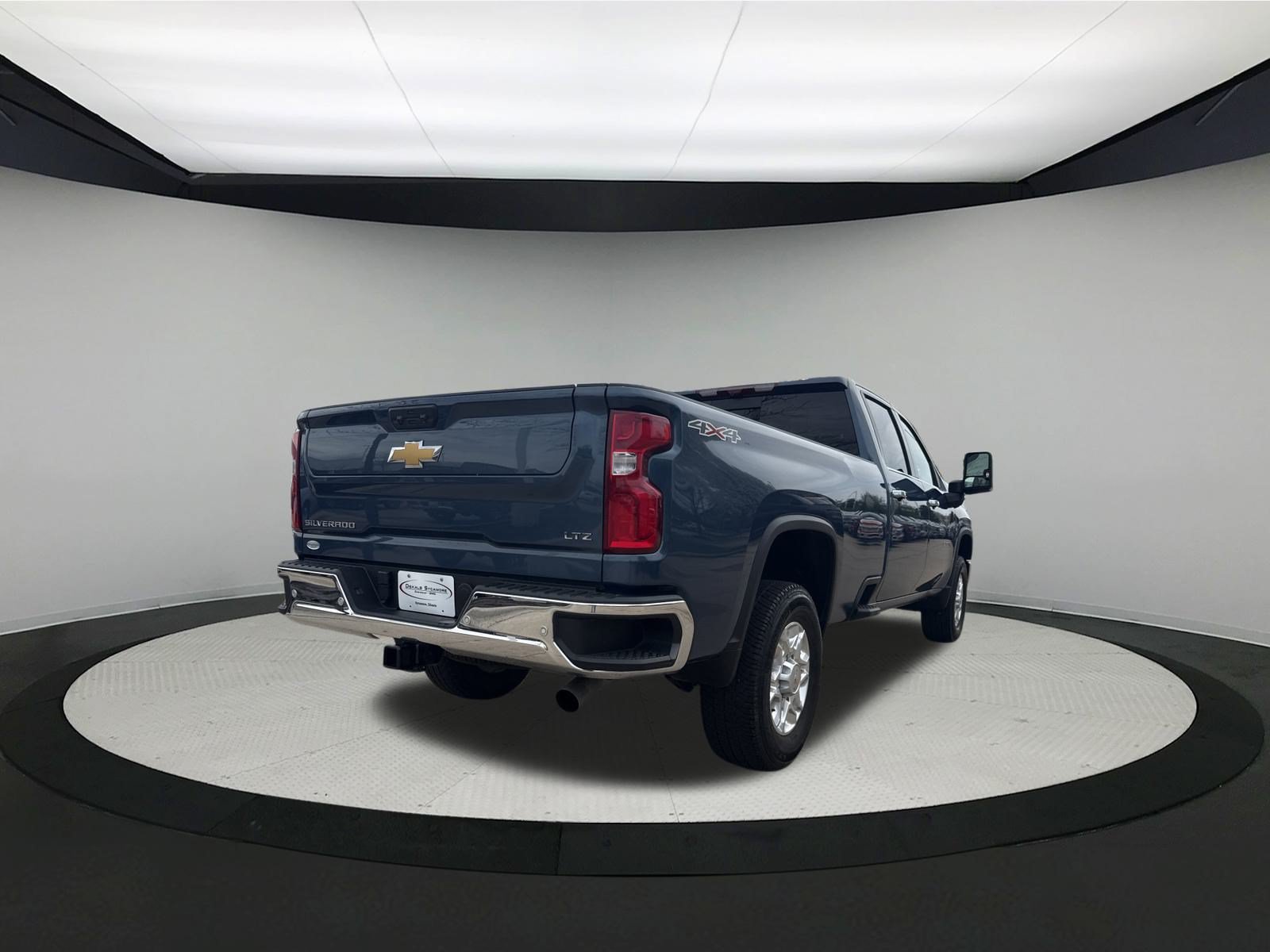 Used 2024 Chevrolet Silverado 3500 LTZ w/ LTZ Premium Package AWD/4WD image 5