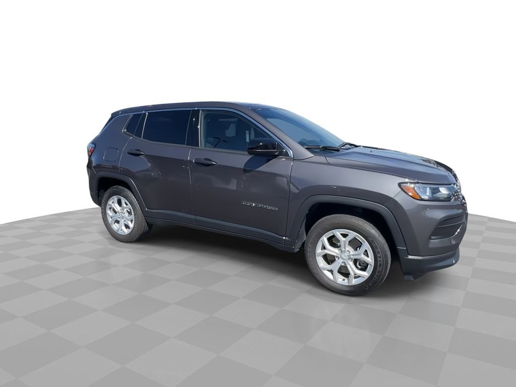 Used 2024 Jeep Compass Sport AWD/4WD image 9