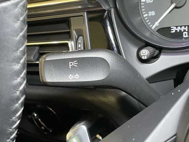 Certified 2023 Porsche Macan Turbo AWD/4WD image 41