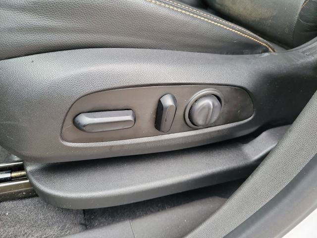 Used 2020 GMC Terrain SLT image 17