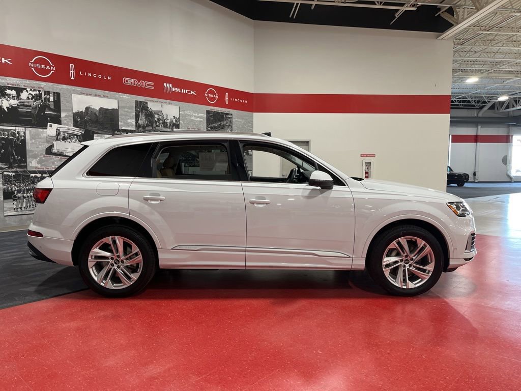 Used 2023 Audi Q7 3.0T Premium Plus AWD/4WD image 2