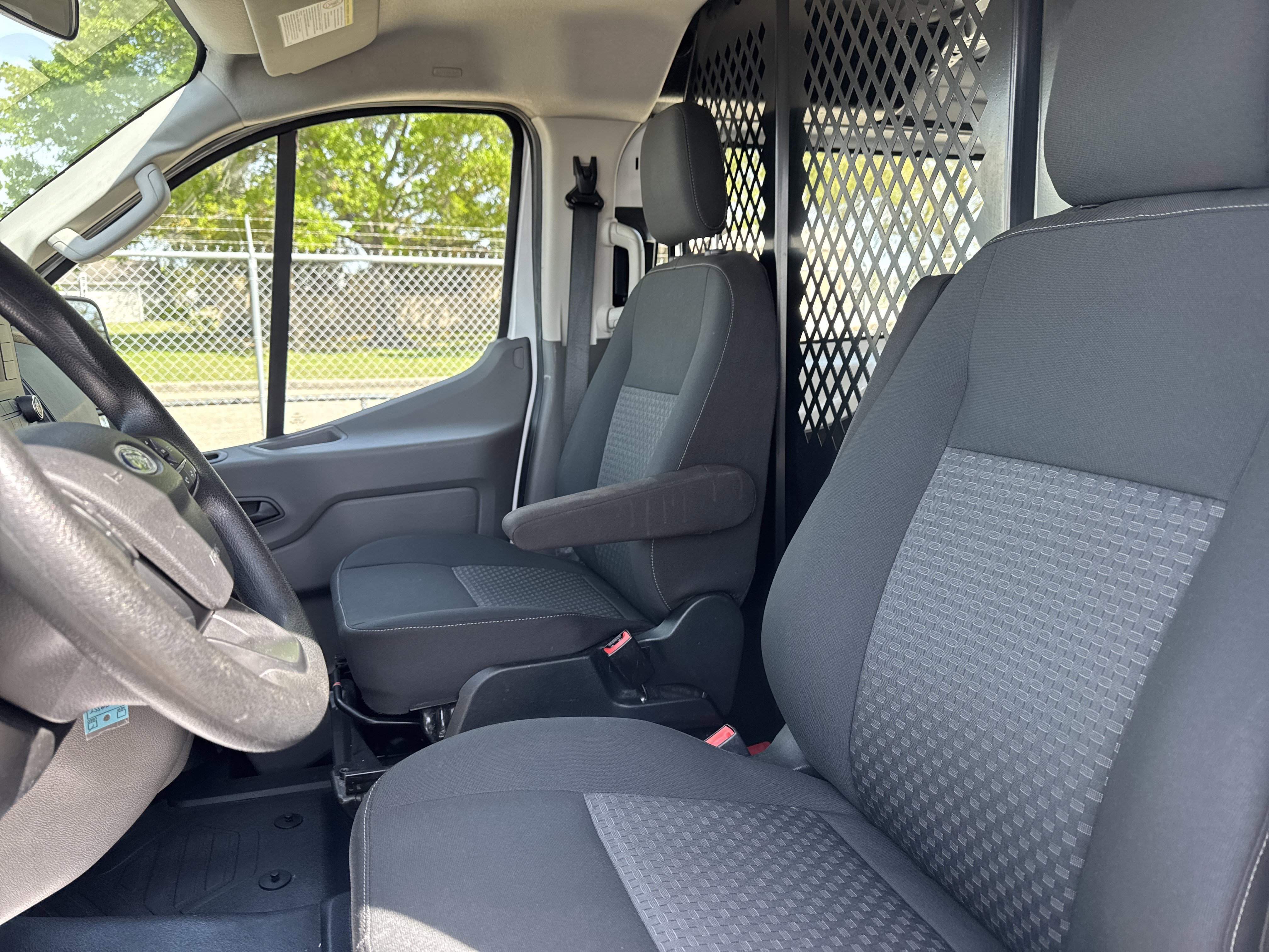 Used 2022 Ford Transit 250 T-250 130 Low Rf 9070 GVWR RWD w/ Exterior Upgrade Package image 6