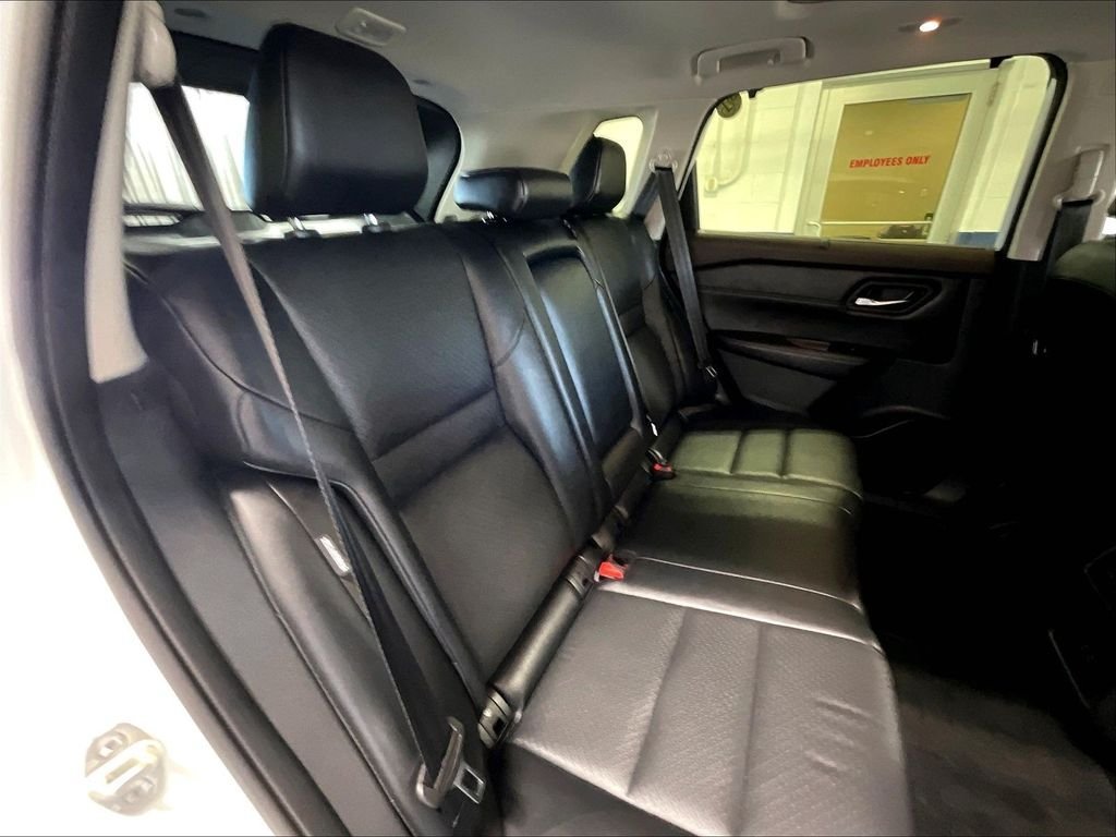 Used 2023 Nissan Rogue SV w/ SV Premium B Package AWD/4WD image 16