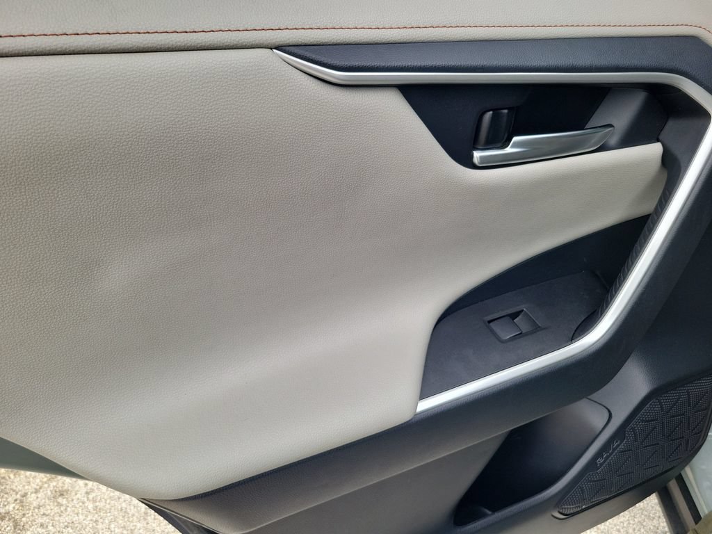 Used 2019 Toyota RAV4 Adventure w/ Cold Weather Package AWD/4WD image 10