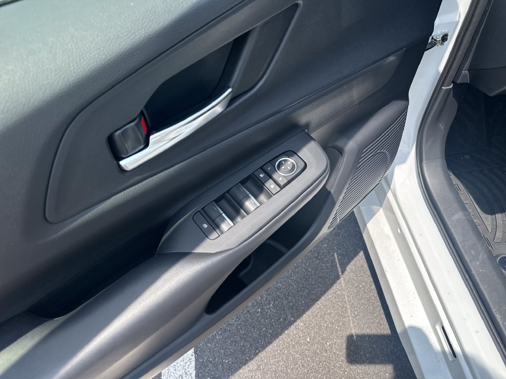 New 2026 Toyota Prius Plug-In Hybrid FWD image 15