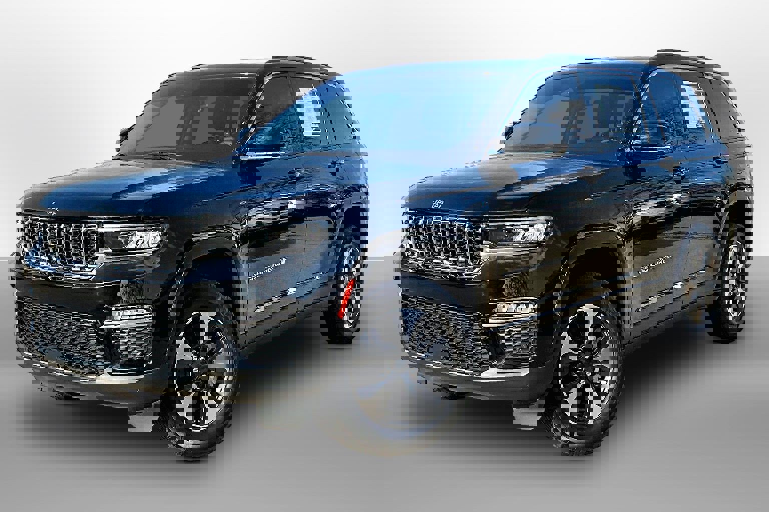 Used 2022 Jeep Grand Cherokee Limited 4xe w/ Luxury Tech Group II image 13