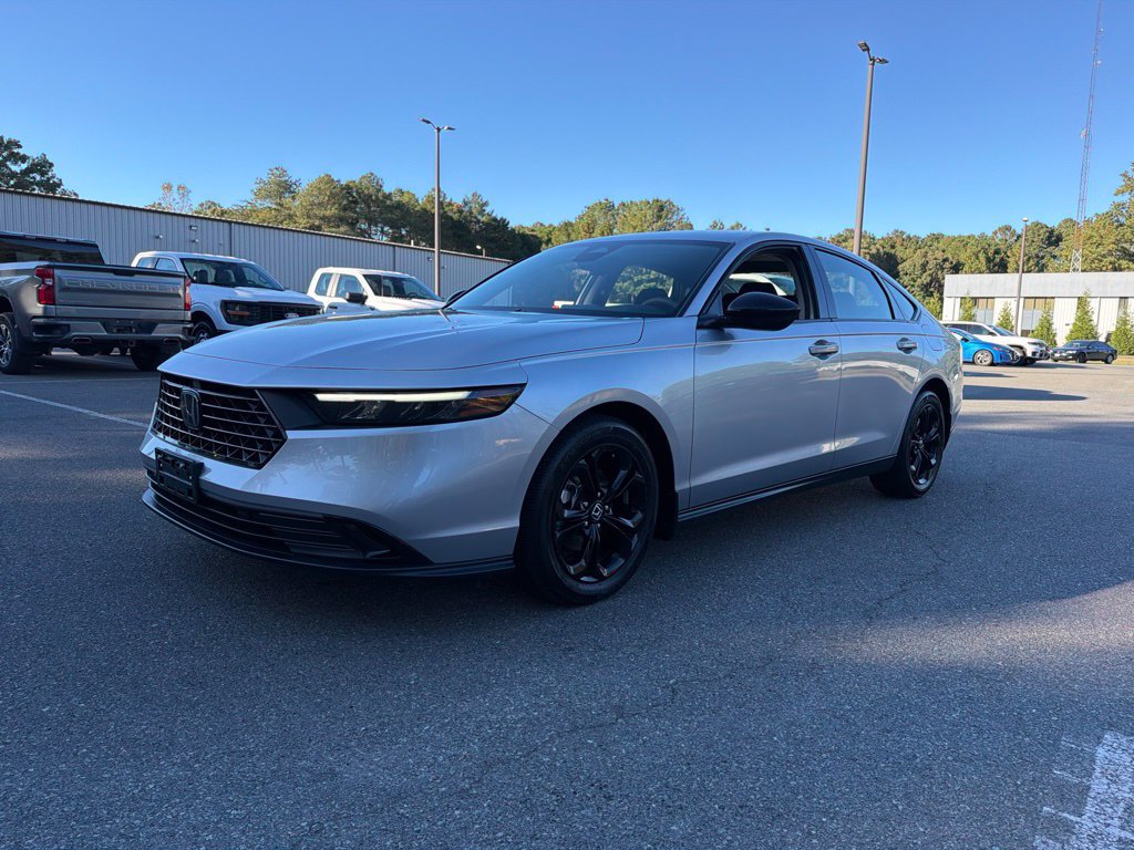 Certified 2025 Honda Accord SE image 2