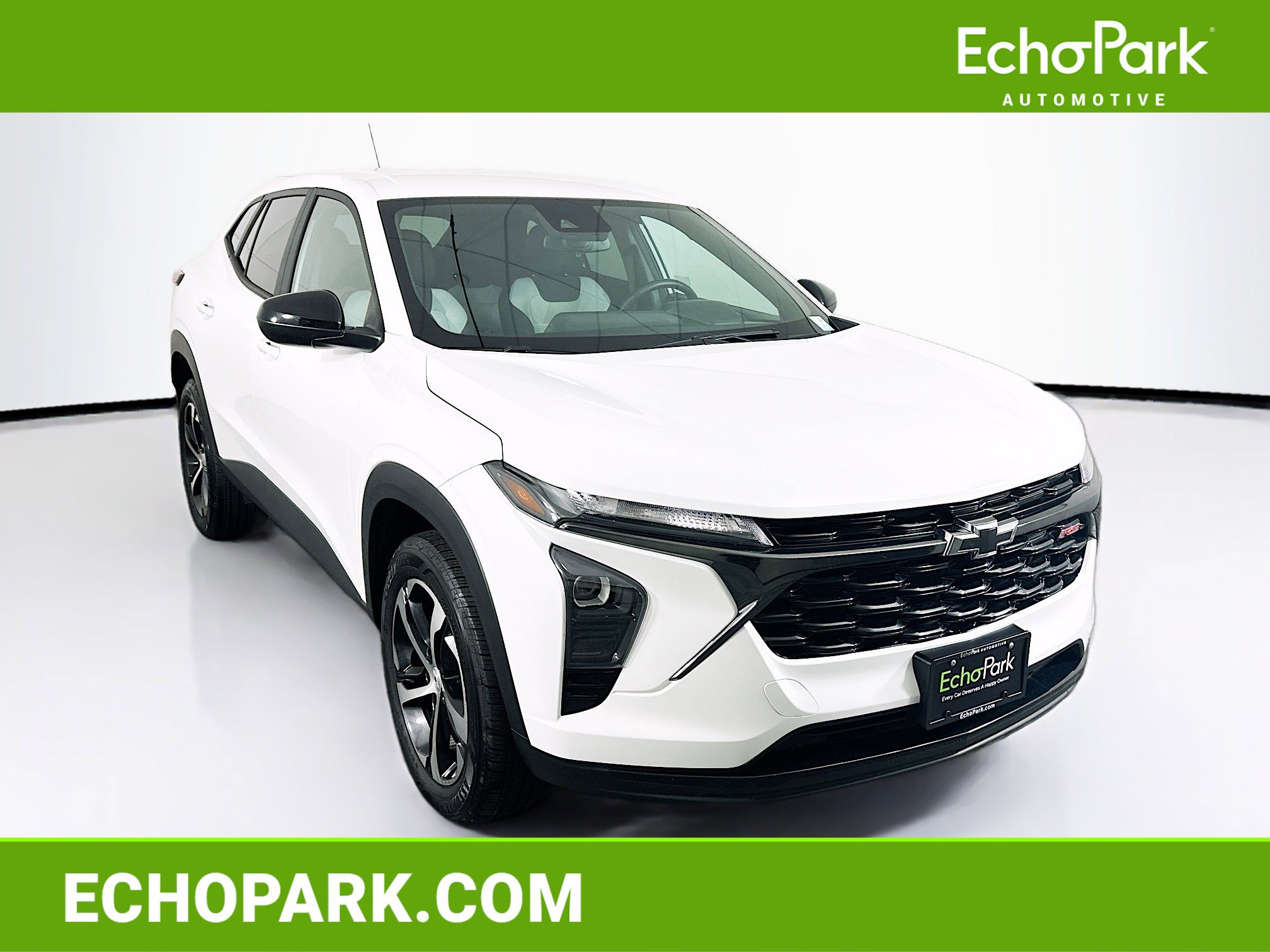 Used 2024 Chevrolet Trax RS image 1