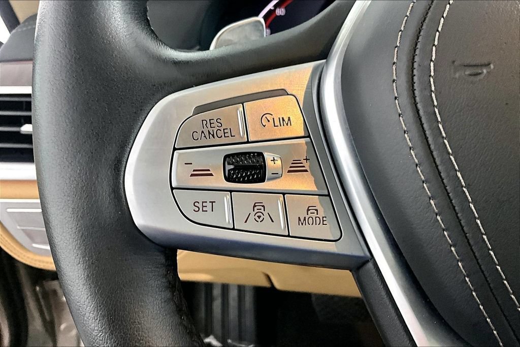 Used 2022 BMW 750Li xDrive AWD/4WD image 18