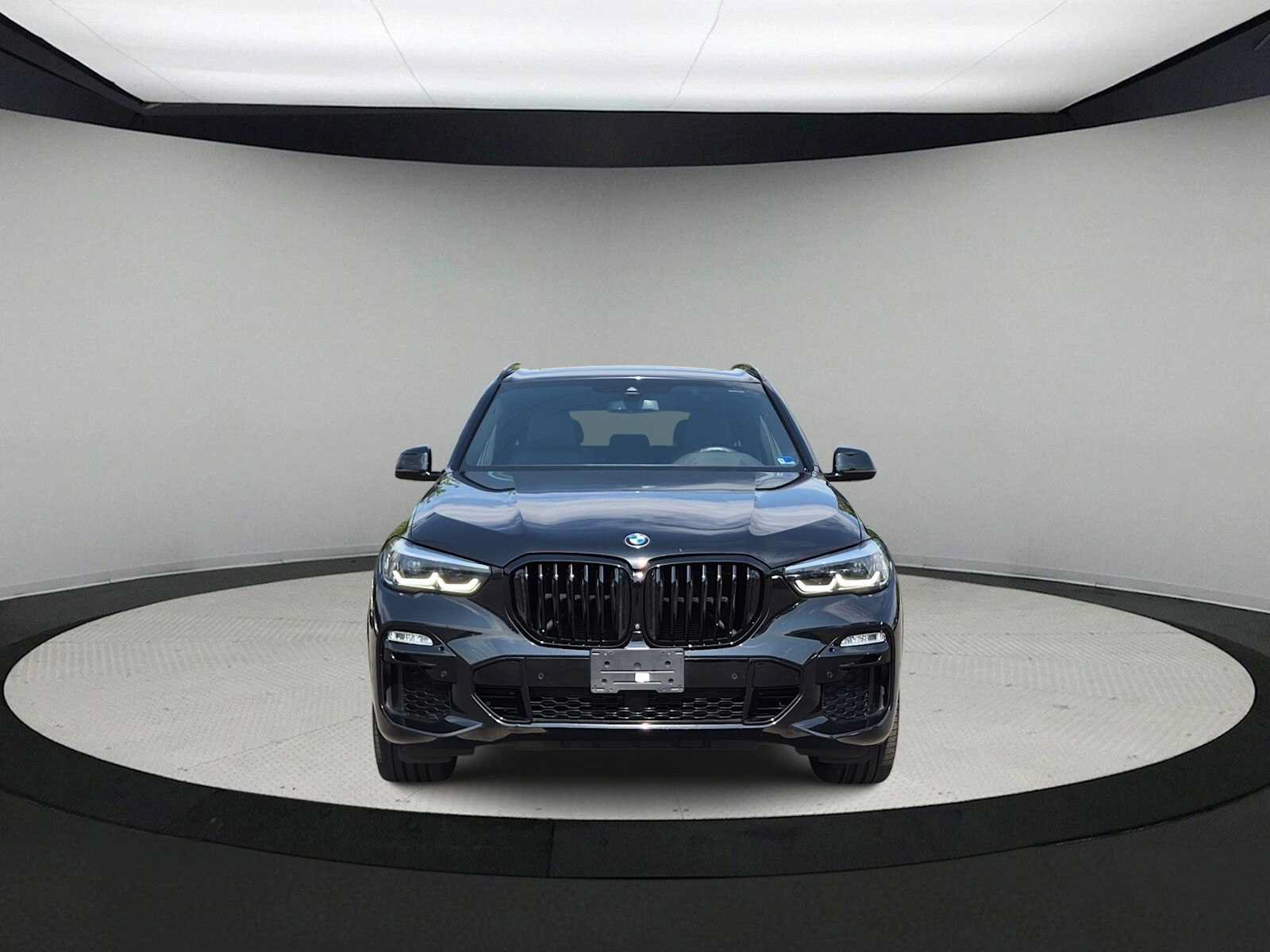 Used 2021 BMW X5 M50i w/ Premium Package AWD/4WD image 3