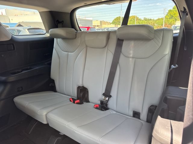 Used 2023 Hyundai Palisade SEL w/ Premium Package FWD image 12