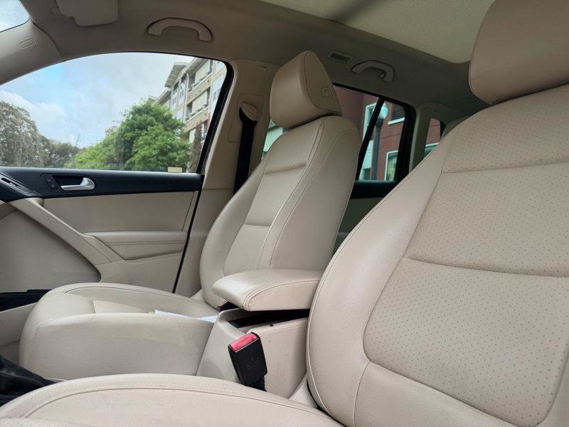 Used 2014 Volkswagen Tiguan SEL AWD/4WD image 42