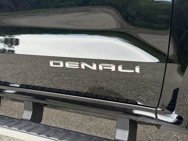 Used 2025 GMC Canyon Denali AWD/4WD image 45