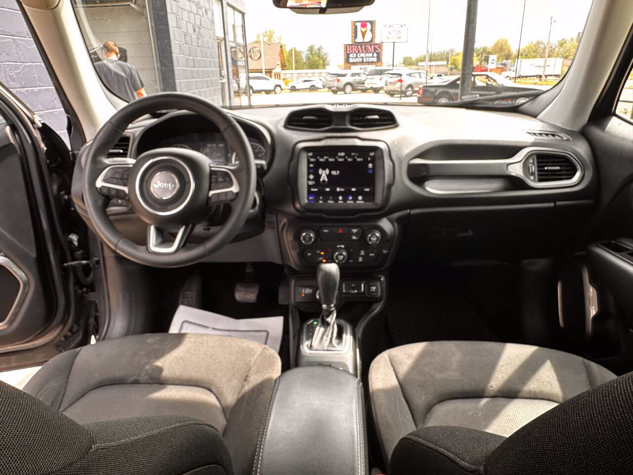 Used 2023 Jeep Renegade Latitude AWD/4WD image 18