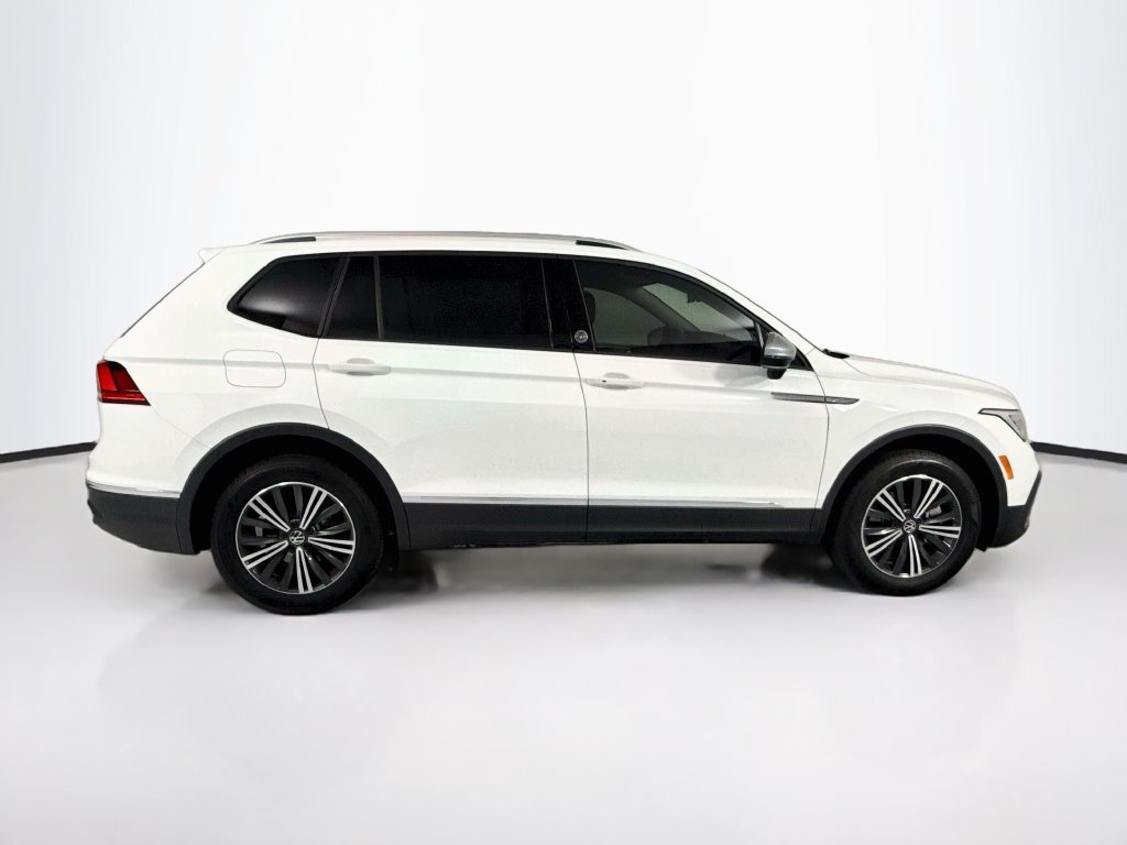 Used 2024 Volkswagen Tiguan Wolfsburg Edition AWD/4WD image 4