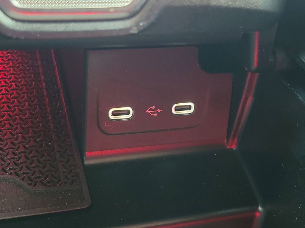 Used 2025 Mercedes-Benz C 300 4MATIC Sedan image 27