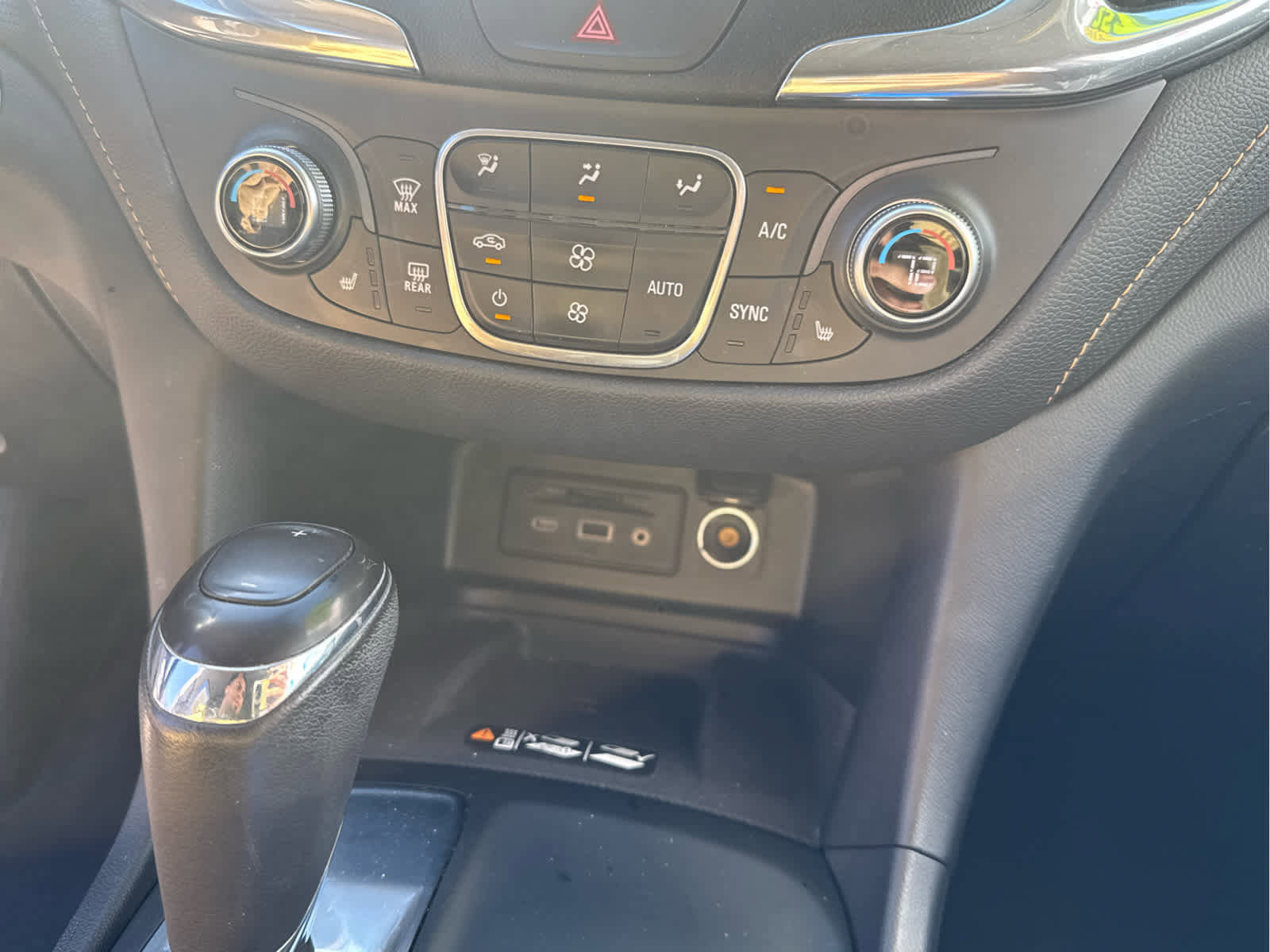 Used 2019 Chevrolet Equinox Premier image 26