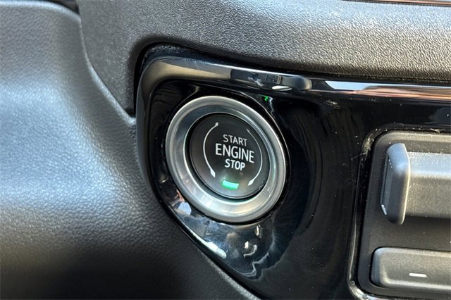 Used 2024 Chevrolet Silverado 1500 ZR2 w/ Technology Package image 33