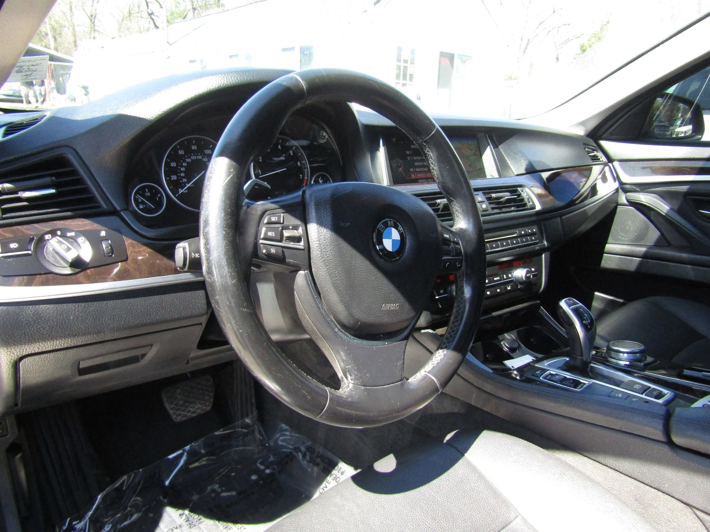 Used 2016 BMW 528i xDrive Sedan AWD/4WD image 14