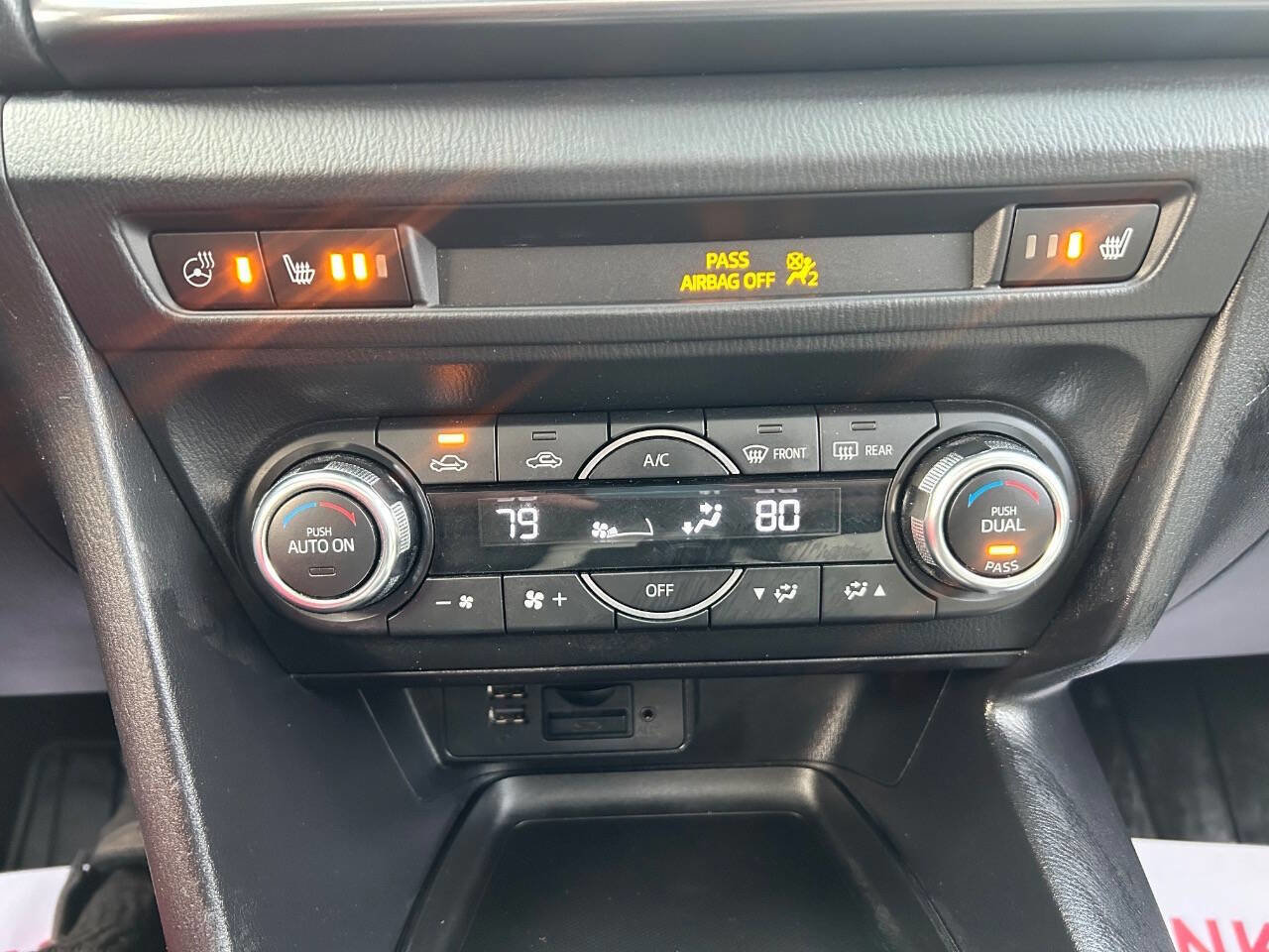 Used 2017 MAZDA MAZDA3 Grand Touring image 23