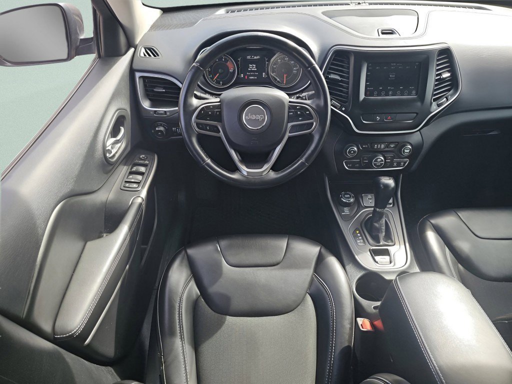Used 2019 Jeep Cherokee Latitude Plus w/ Comfort/Convenience Group AWD/4WD image 4