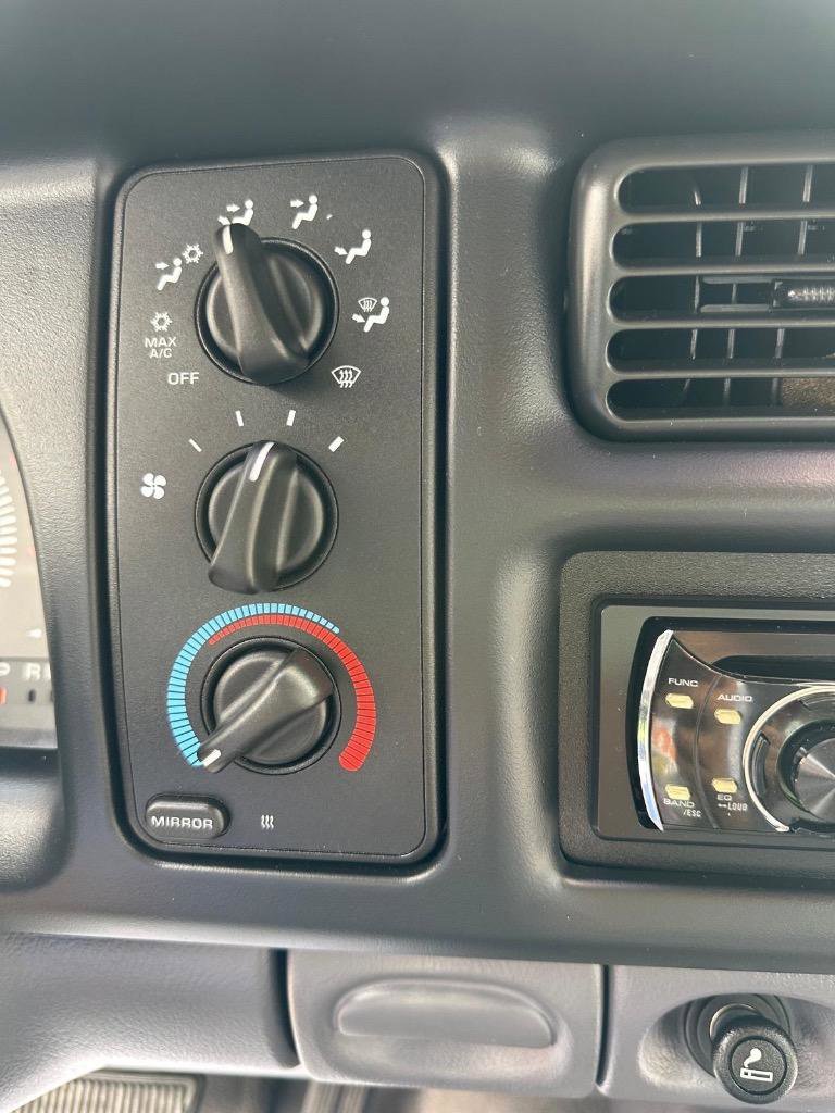 Used 1998 Dodge Ram 1500 Truck ST image 22